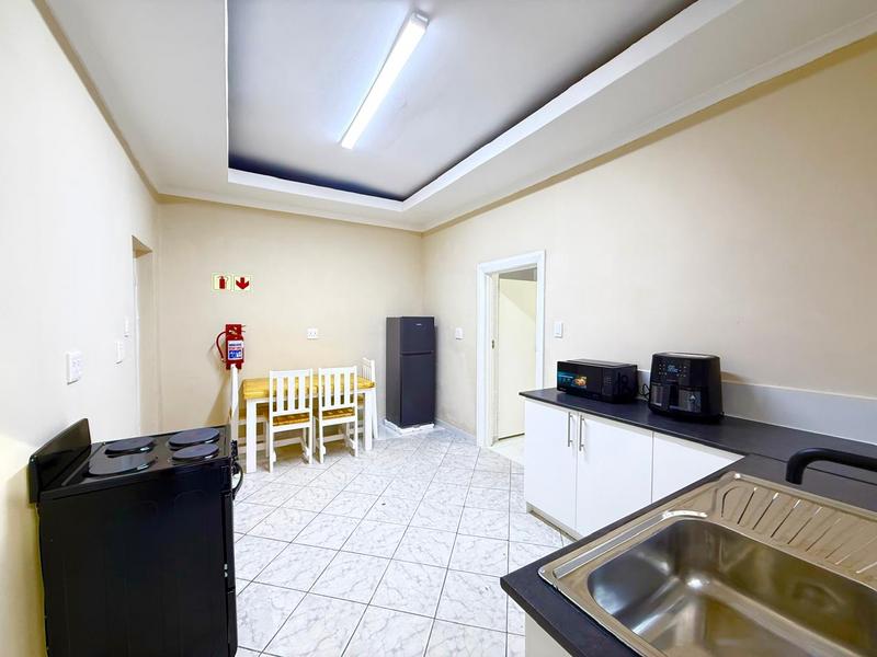 To Let 1 Bedroom Property for Rent in Woodstock Western Cape